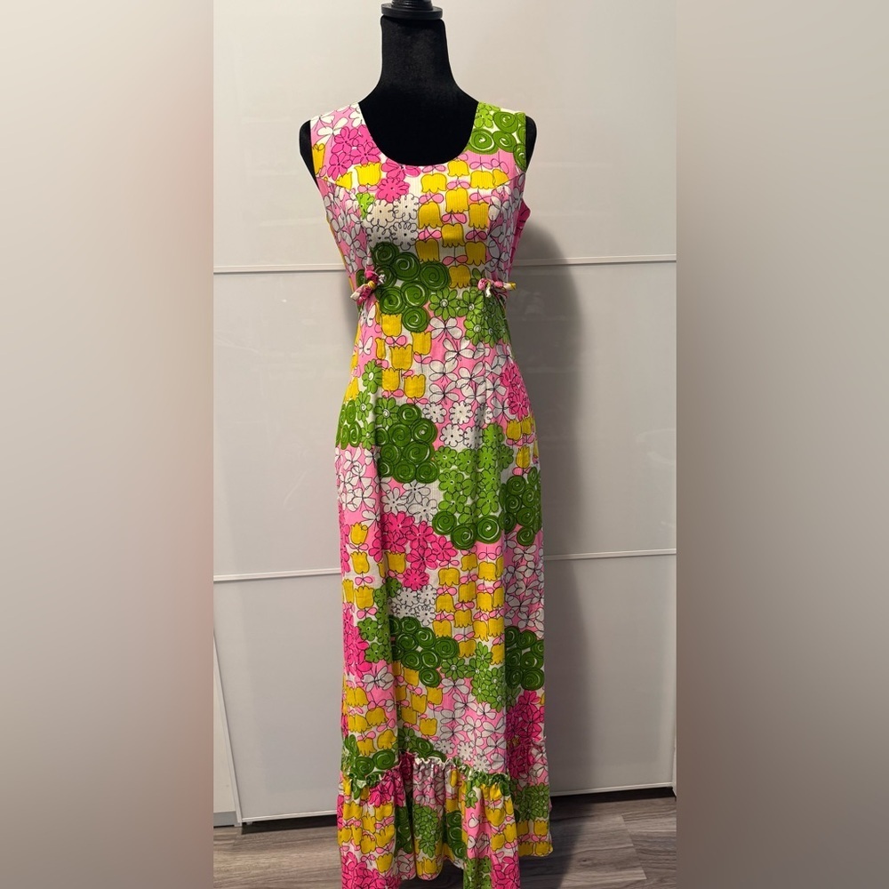 ✨HOST PICK ✨Original Vintage 1970’s Floral Print Maxi Dress